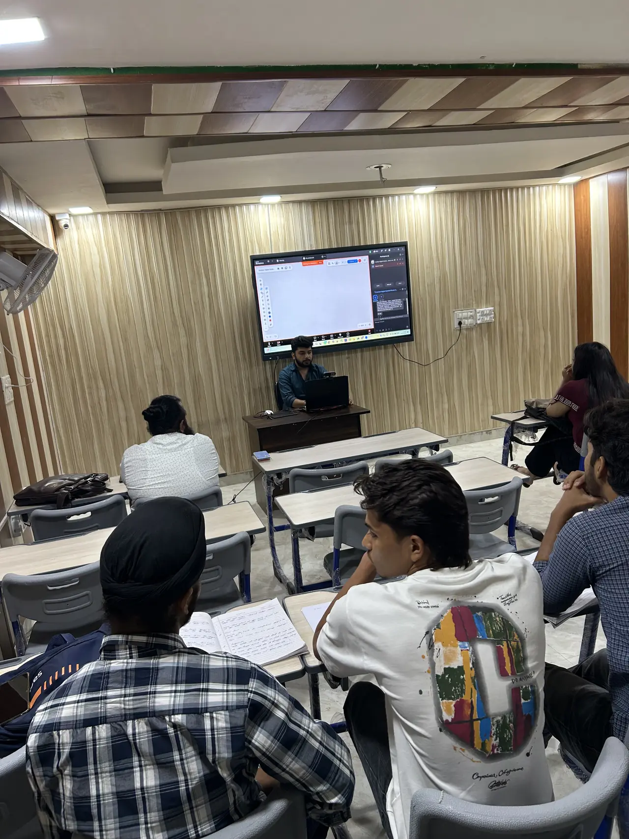 Students taking notes during a live digital marketing session in Hisar